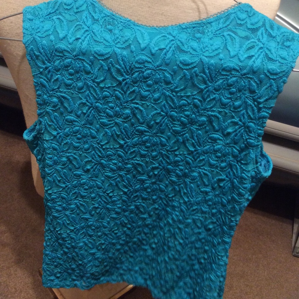NWT CDW small top - Picture 2 of 6
